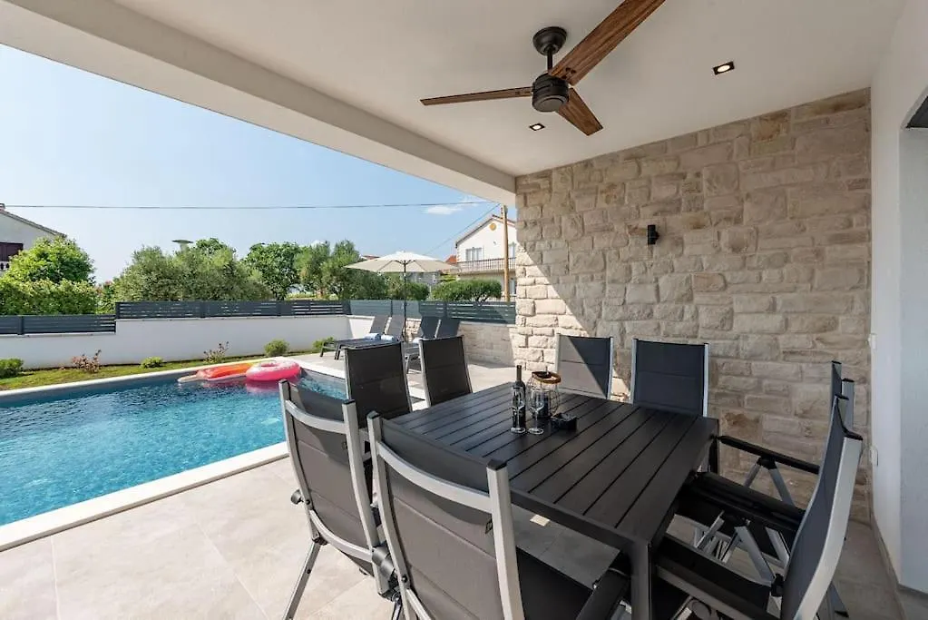 Brand New Villa Olivia 30M From The Sea With Heated Pool And Jacuzzi Zaton  0*, Zaton (Zadar) Croatia