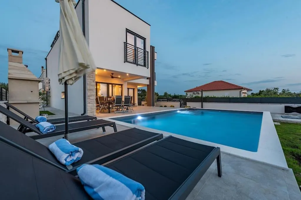 Brand New Villa Olivia 30M From The Sea With Heated Pool And Jacuzzi Zaton